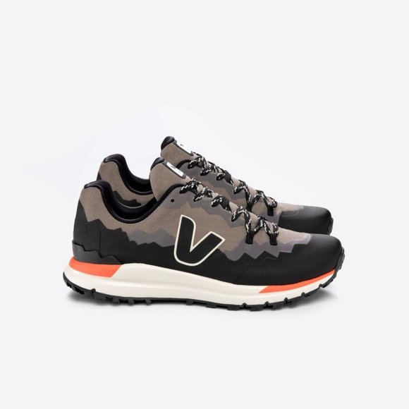 Veja Shoes - EUC Veja Fitz Roy Hiking Shoe Sneaker Basalt Black